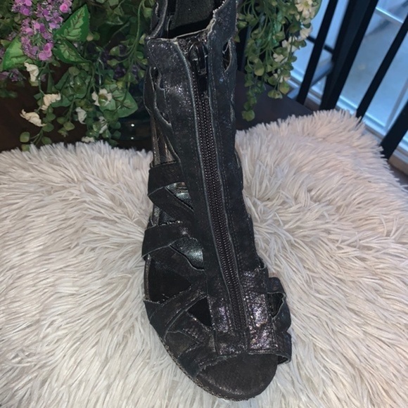 Steve Madden Harlow Leather Metallic Front Zip Studded Platform Stiletto 7.5 - Picture 8 of 16